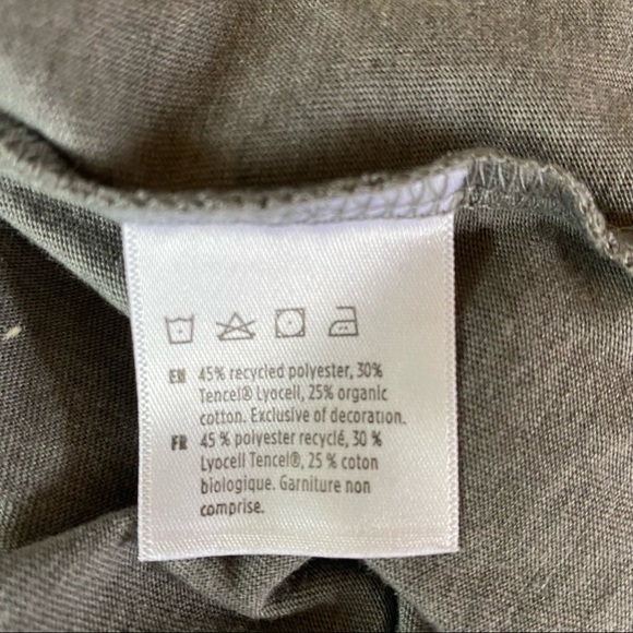 Women’s gray short sleeve scoop neck tee shirt, size large - Picture 7 of 7
